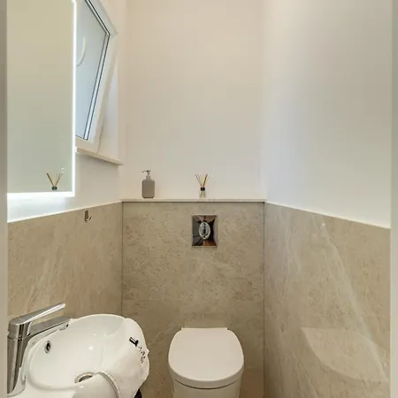 4 Gentlemen Villas With Private Jacuzzi Novalja Exterior photo