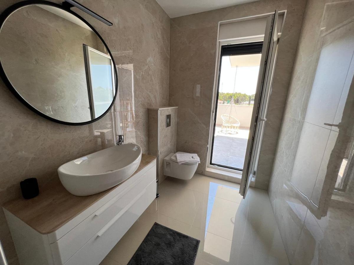 Villa 4 Gentlemen With Private Jacuzzi Novalja