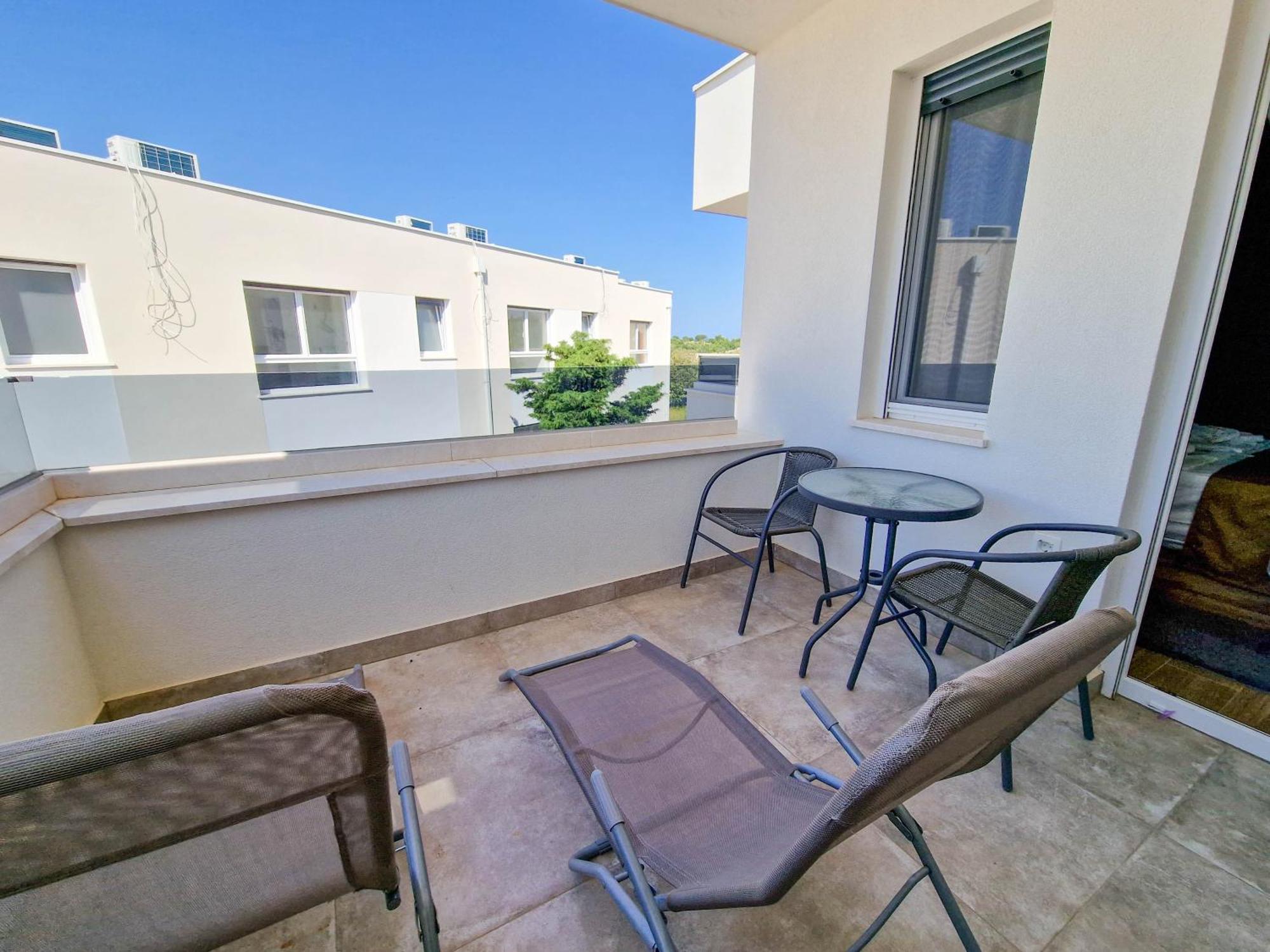 Villa 4 Gentlemen With Private Jacuzzi *