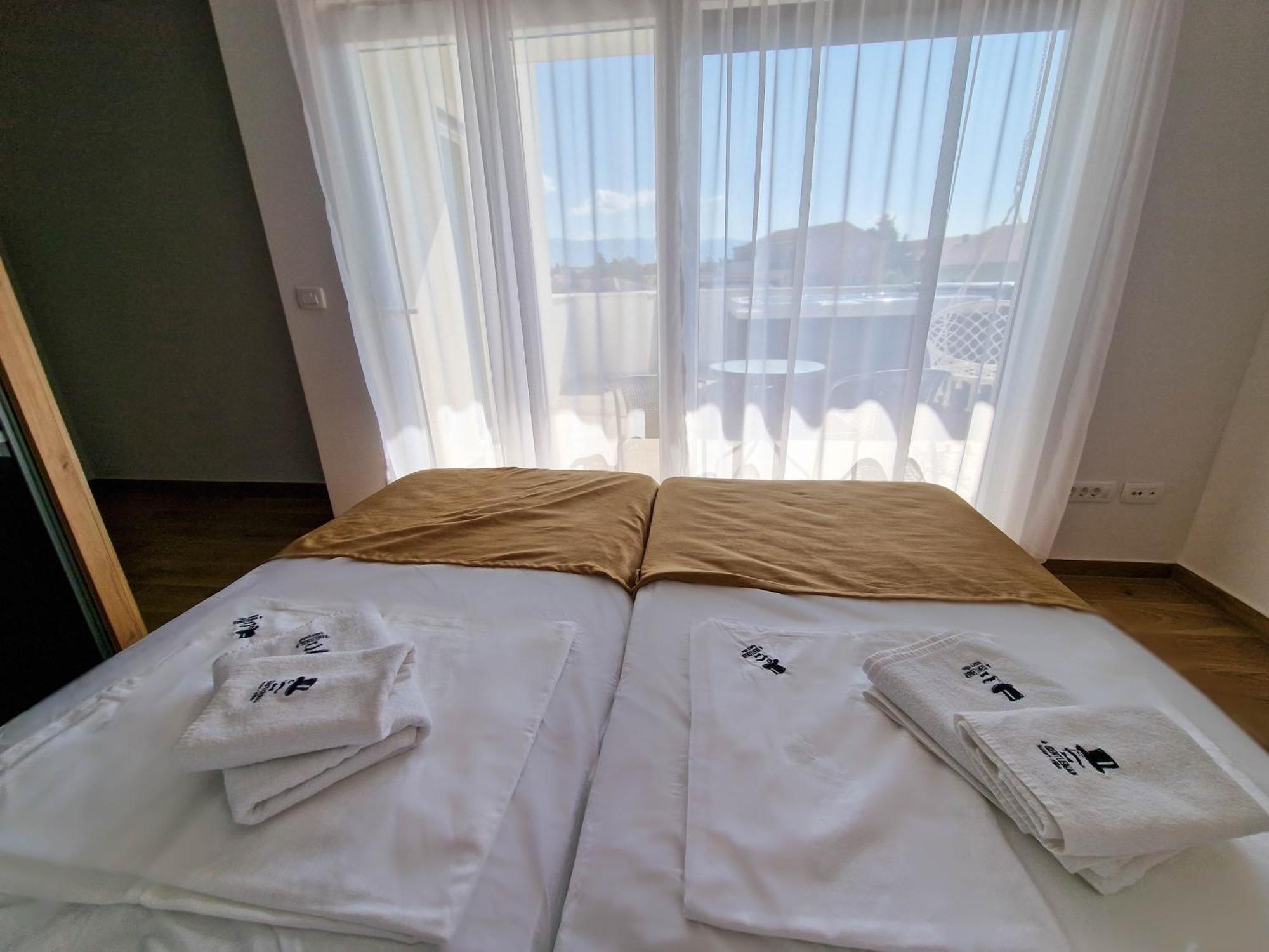 Villa 4 Gentlemen With Private Jacuzzi *