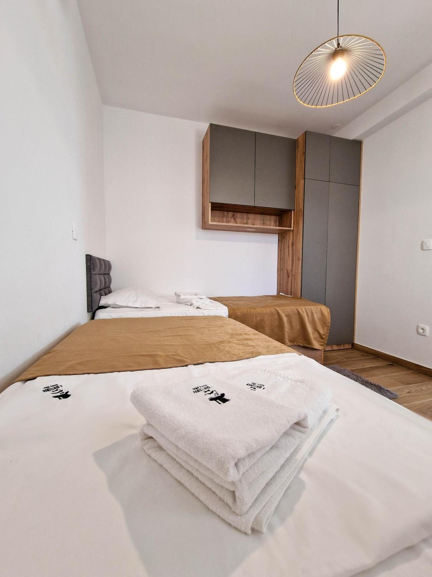4 Gentlemen With Private Jacuzzi Villa Novalja