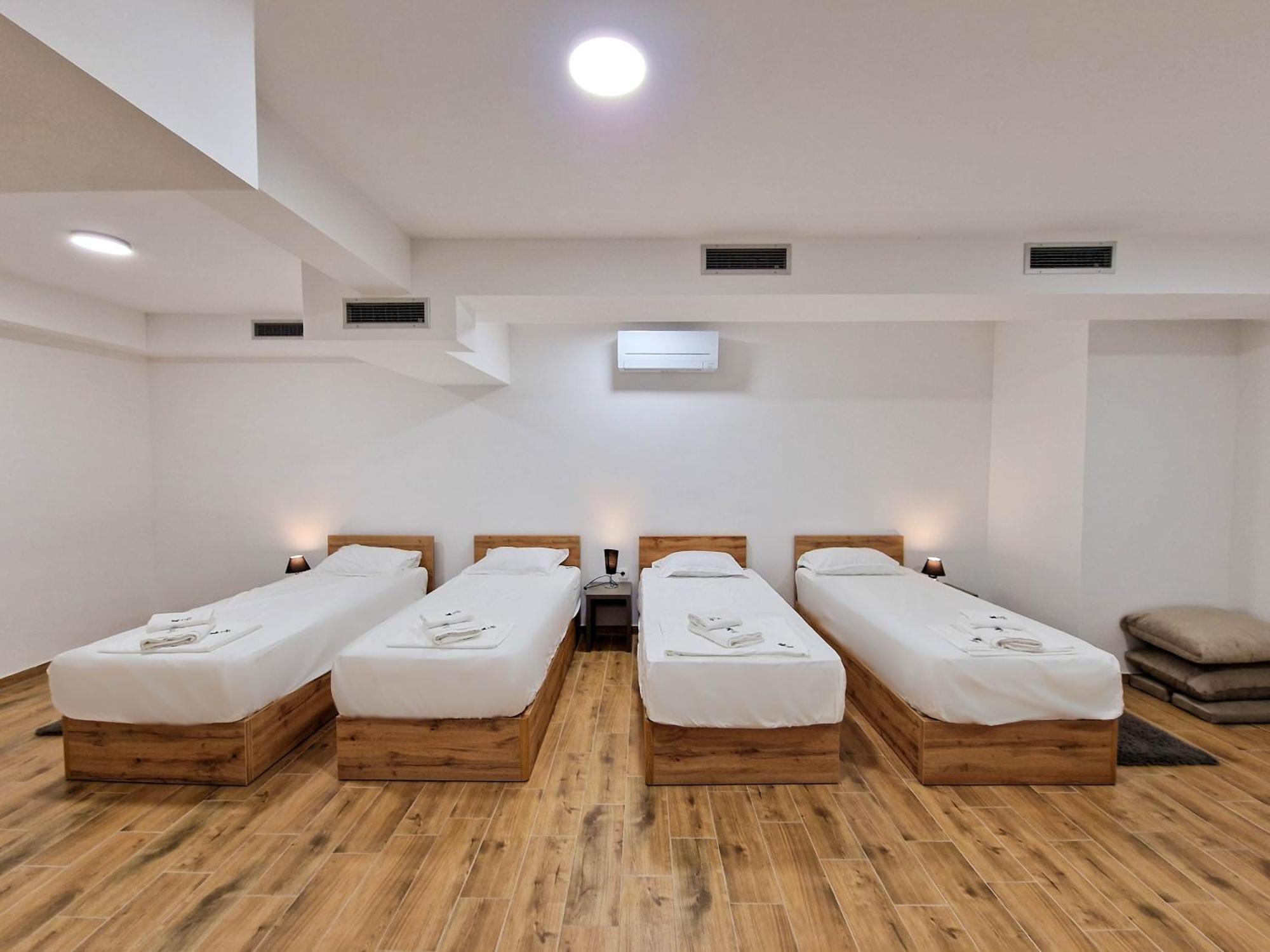 4 Gentlemen With Private Jacuzzi Villa Novalja