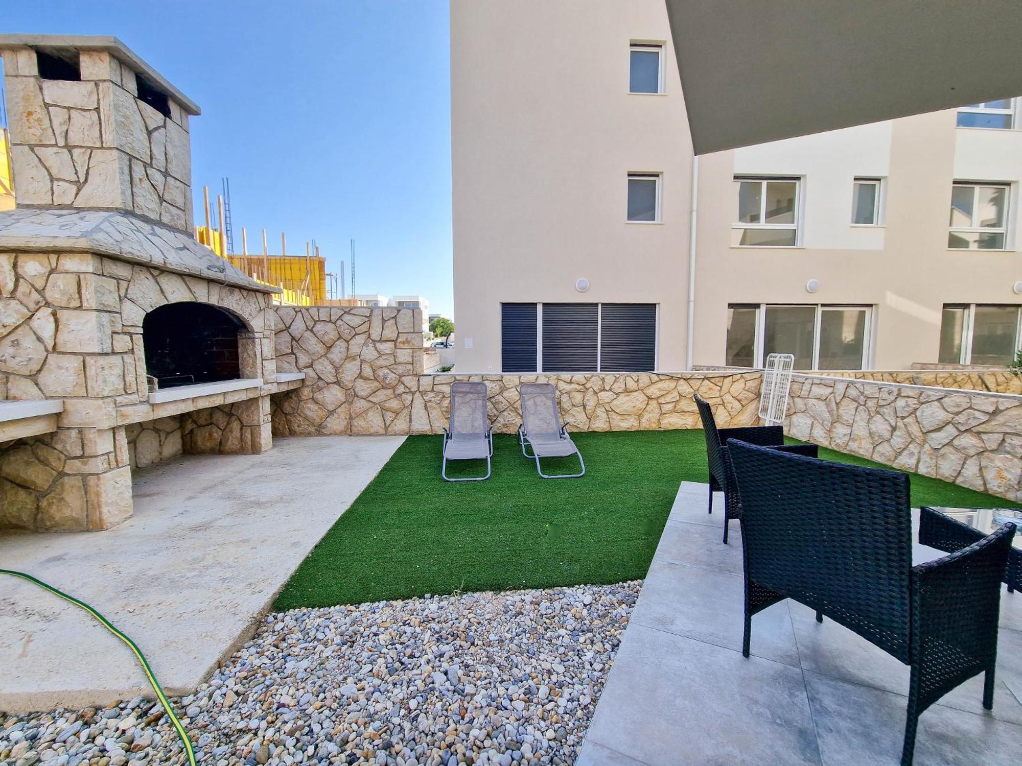 Villa 4 Gentlemen With Private Jacuzzi *